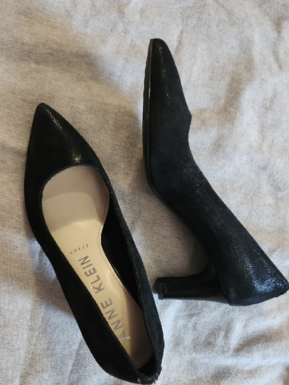 🔴Anne Klein Black Pointed-Toe Suede Pumps with Low Heel
